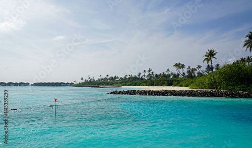 Obraz na płótnie exotic tropical island on the maldives w salonie