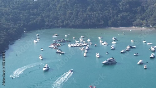 Porto Belo Caixa d'aço lachas e lifestyle em santa catarina Brasil 