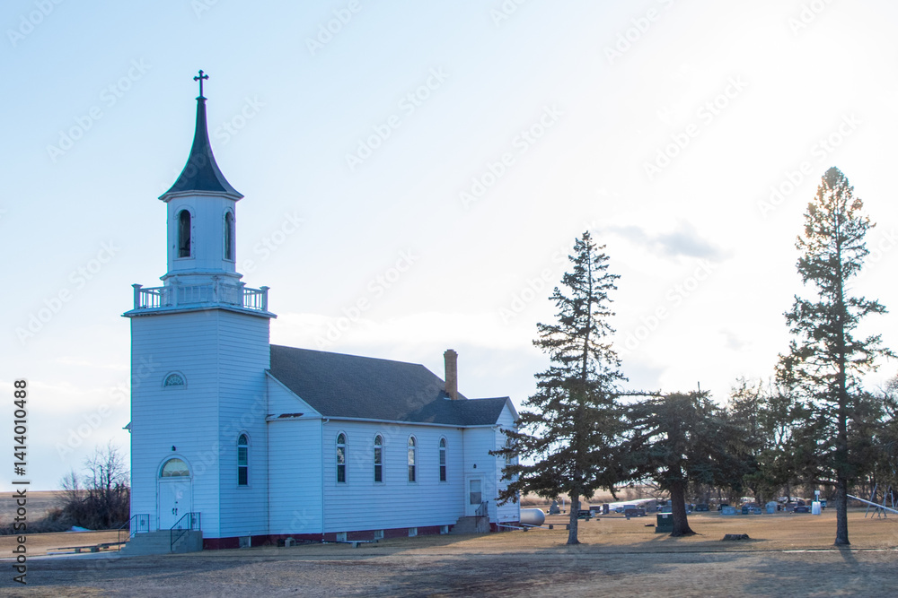 Φωτογραφία Small white church in North Dakota