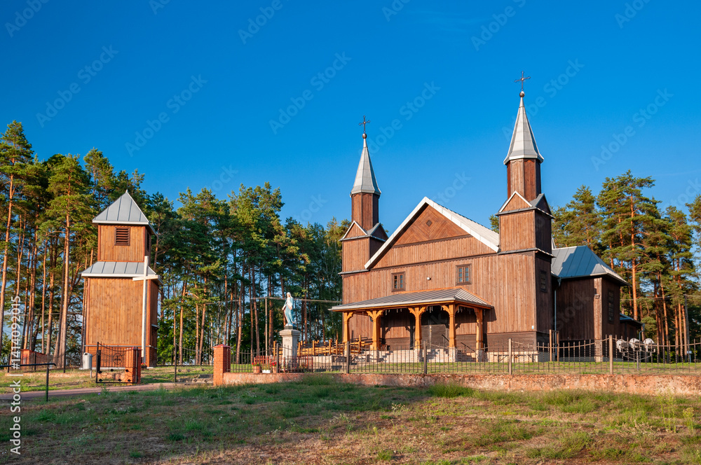Φωτογραφία Wooden Church of St. Roch in Leman, Podlaskie Voivodeship, Poland