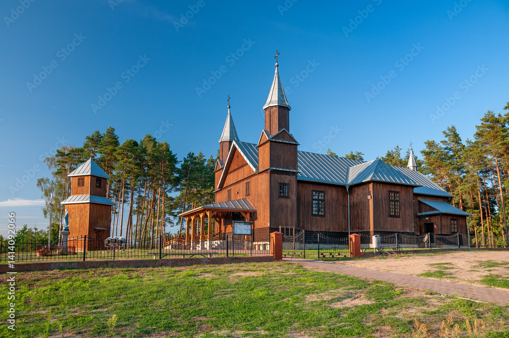 Φωτογραφία Wooden Church of St. Roch in Leman, Podlaskie Voivodeship, Poland