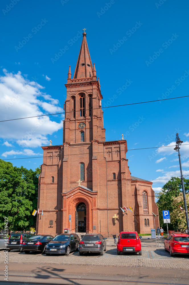 Φωτογραφία Church of the Holy Apostles Peter and Paul in Bydgoszcz on Freedom Square, Kuyav