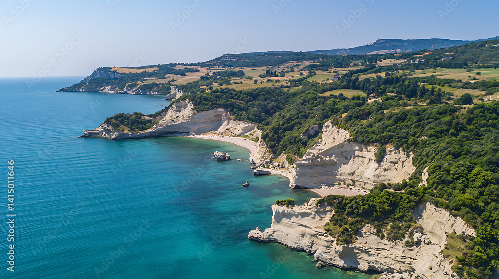 Fototapeta premium A beautiful beach with a rocky shoreline and a cliff overlooking the ocean