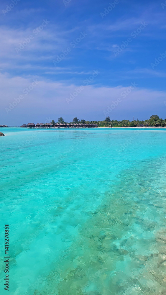 Fototapeta premium water villas on a exotic maldives island