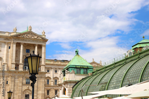Obraz na płótnie Hofburg, historical imperial palace and landmark in central Vienna, Austria. w salonie