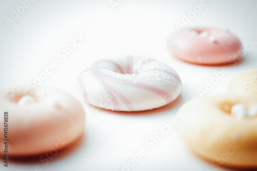 Obraz na płótnie Group of Colorful and Delicious Glazed Donuts w salonie