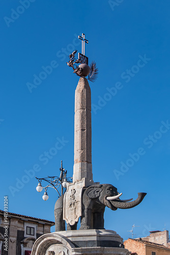 Obraz na płótnie The Elephant Fountain (Fontana dell'Elefante, 1736) is a monument located in the center of Piazza del Duomo, symbol of the town. Catania, Sicily, Italy. w salonie