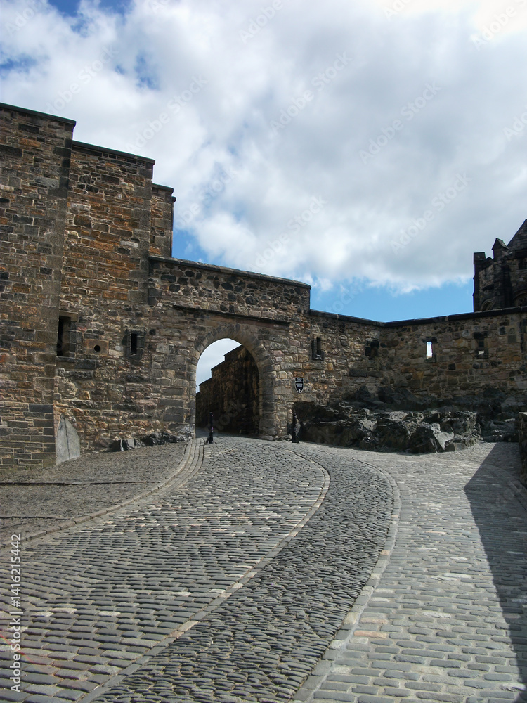 Obraz premium Foog's Gate at the approach to the Edinburgh castle. Edinburgh Scotland