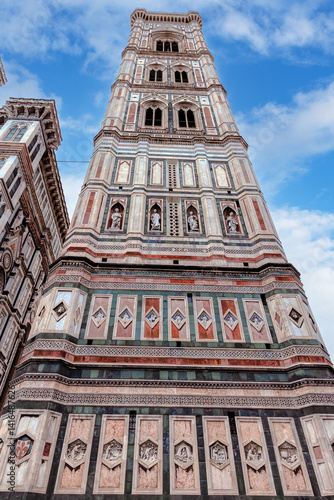 Obraz na płótnie Giotto's Campanile (Italian: Campanile di Giotto) is the bell tower of the Cathedral (Duomo) in Florence. It stands separately from the Cathedral of Santa Maria del Fiore and the Baptistery. w salonie