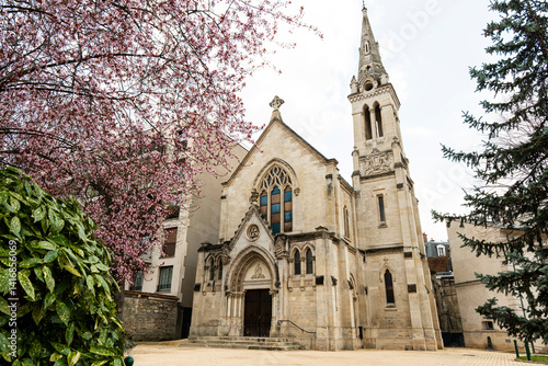 catholic church in paris