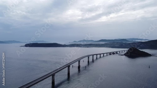 Wallpaper Mural 【角島大橋】山口県観光　下関市豊北町大字神田～角島ドローン動画素材: Torontodigital.ca