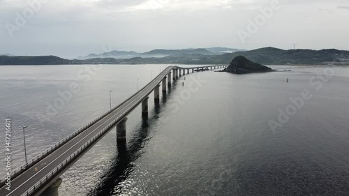 Wallpaper Mural 【角島大橋】山口県観光　下関市豊北町大字神田～角島ドローン動画素材: Torontodigital.ca
