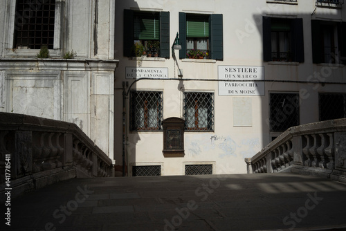 Obraz na płótnie Authentic Italian Streets – Timeless Scenes of Everyday Life. Candid and atmospheric images of Italian streets capturing the charm, color, and character of everyday life. w salonie