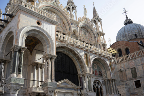Obraz na płótnie Authentic Italian Streets – Timeless Scenes of Everyday Life. Candid and atmospheric images of Italian streets capturing the charm, color, and character of everyday life. w salonie