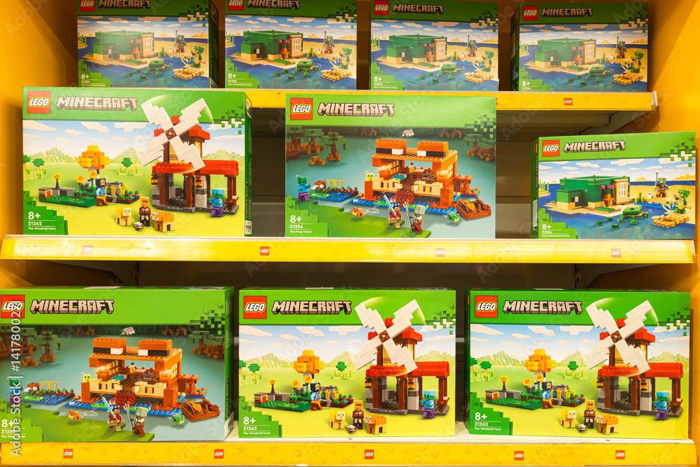 Fototapeta premium Minecraft Lego boxes in toy store