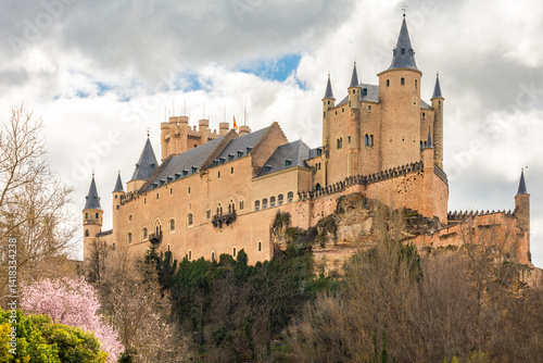 Obraz na płótnie Alcazar of Segovia in Spain w salonie