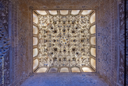 Obraz na płótnie Interiors of Nasrid palace in Alhambra, Granada, Spain w salonie