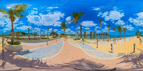 Obraz na płótnie Key Biscayne renovation 2025. 360 equirectangular photo of palms and new bike lanes w salonie