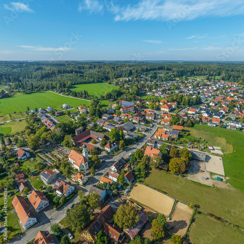 Herbstlicher Ausblick auf Augsburg-Bergheim an einem sonnigen Oktobertag