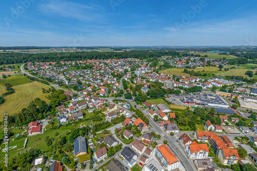 Obraz na płótnie Der oberschwäbische Kurort Bad Schussenried aus der Vogelperspektive w salonie