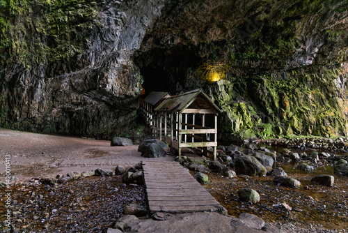 Smoo Cave in the Scottish Highlands captivates with its wide coastal opening and water-carved chambers. A wild and mysterious landscape, rich in natural wonder and atmosphere.
