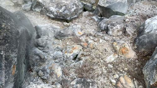 Wallpaper Mural 地面から噴き上がる湯気 Torontodigital.ca