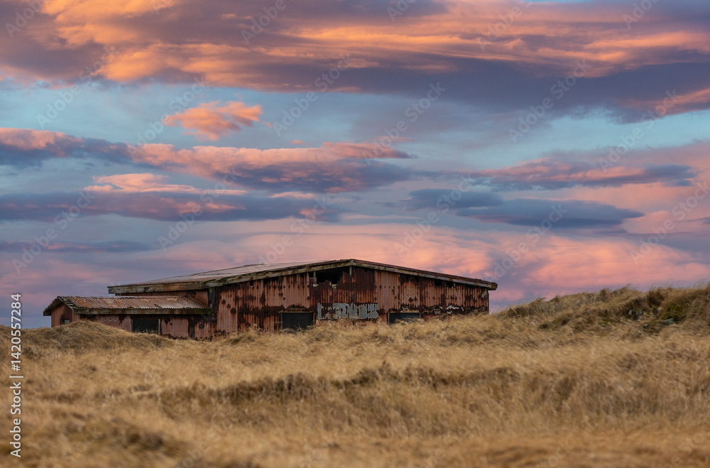 Different photographic compositions in my beloved Iceland, its landscapes and northern lights!