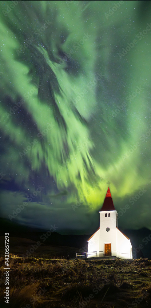 Different photographic compositions in my beloved Iceland, its landscapes and northern lights!