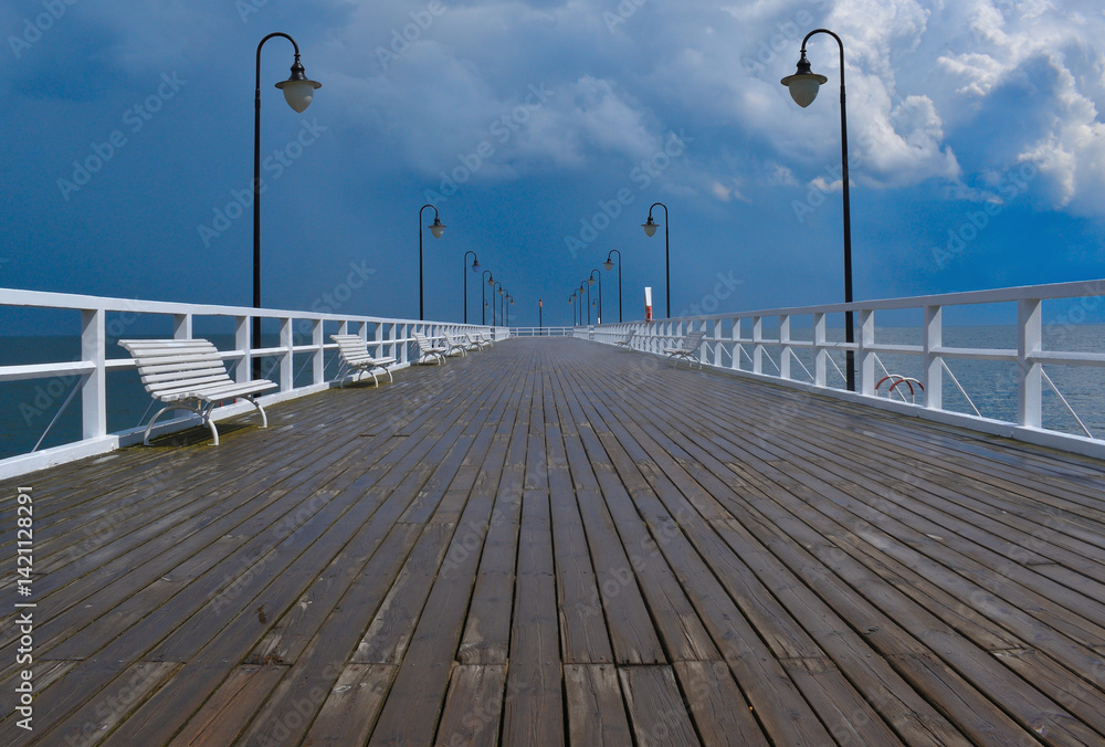 Fototapeta premium wooden pier in the sea