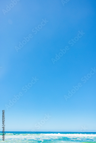 Meeresbrandung an Buddinas Beach an der Sunshine Coast in Austrlalien