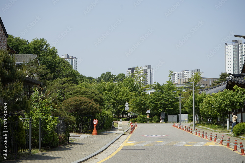 Obraz premium This is a view of a residential alley.