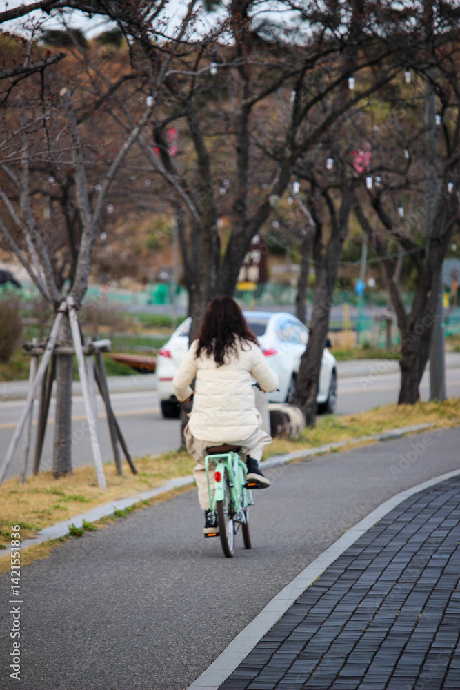 Fototapeta premium 자전거를 타는 사람