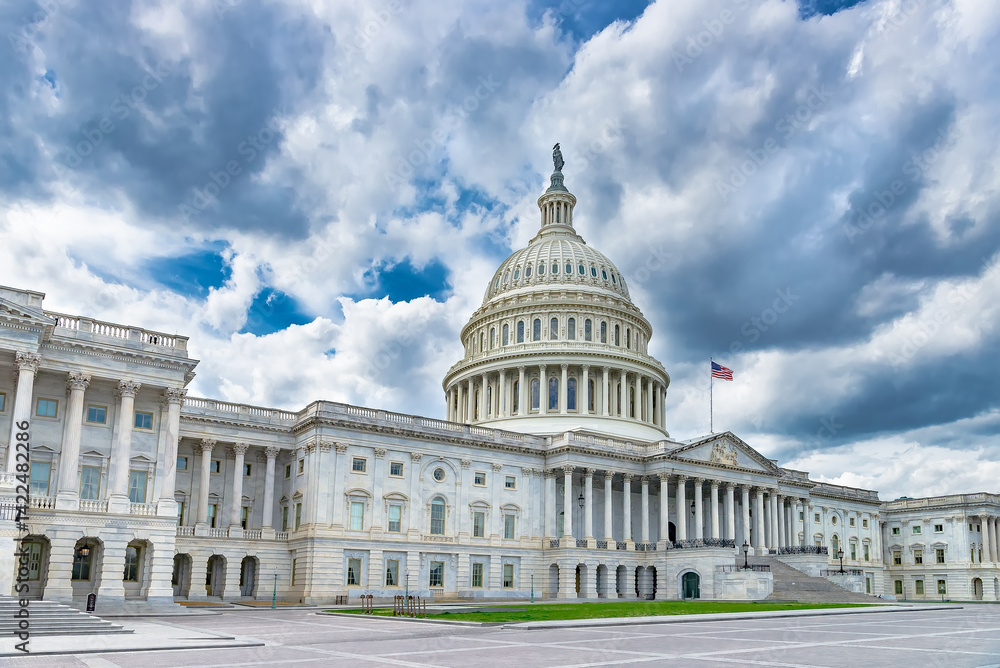 Obraz premium Capitol Building in Washington D.C. The symbol of the U.S. government. Parliament and Congress