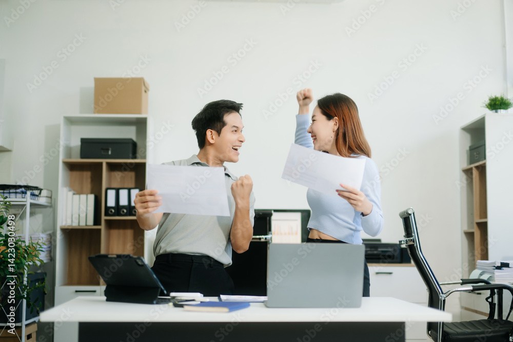 Those who work hard, win in the conference room new startup project. Those who work hard, win in the conference room new startup project.