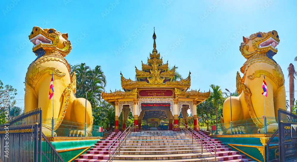 Panorama of Ngar Htat Gyi Buddha Temple gate, Yangon, Myanmar