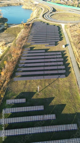 Obraz na płótnie Vertical aerial photo of solar panel rows w salonie