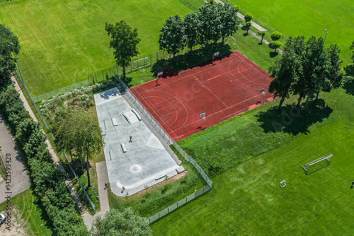 Obraz na płótnie Ausblick auf die Sport- und Freizeitanlage am Donaustadion im schwäbischen Dillingen w salonie