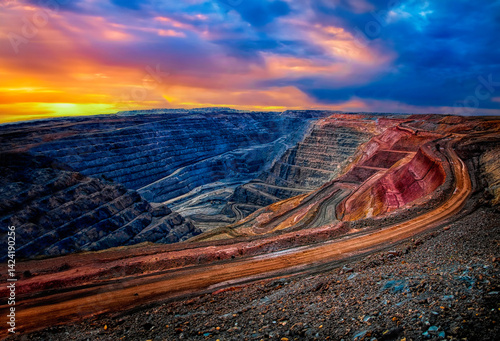 Obraz na płótnie expanded view of the Super Pit open cut gold mine , Ai w salonie