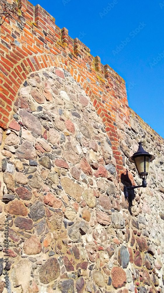 Historische Stadtmauer aus dem 13. Jahrhundert