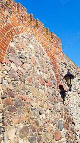 Obraz na płótnie Historische Stadtmauer aus dem 13. Jahrhundert w salonie
