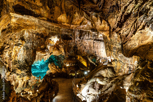 Obraz na płótnie Mira de Aire Caves, Grutas de Mira de Aire at Leiria, Portugal. A set of limestone caves in Porto de Mos w salonie