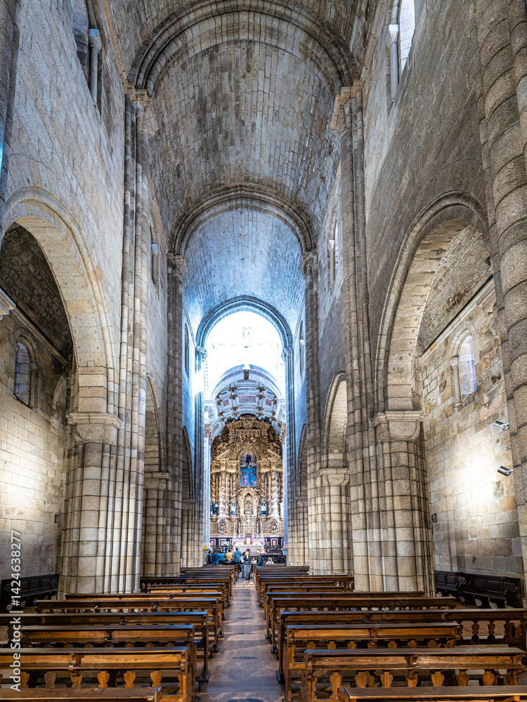 Fototapeta premium Interior view of Porto Cathedral, a Roman Catholic cathedral in the center of the old town district of Porto Portugal.