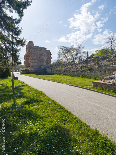 Obraz na płótnie Ruins of Roman fortifications in a town of Hisarya, Bulgaria w salonie