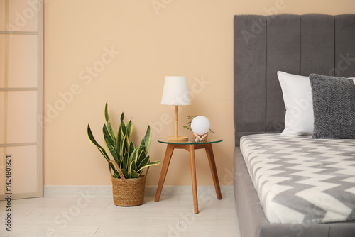 Modern bedroom interior des...