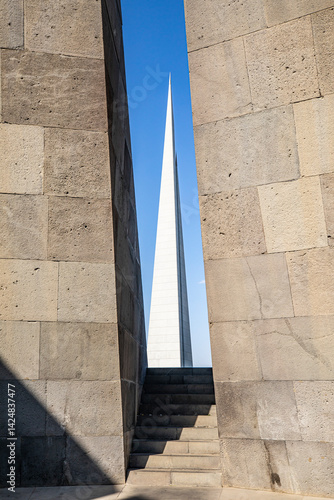 Obraz na płótnie Yerevan, Yerevan Province, Armenia. The Memorial Column (The Reborn Armenia), seen from inside of the Memorial Hall at the Tsitsernakaberd Armenian Genocide Memorial Complex. w salonie