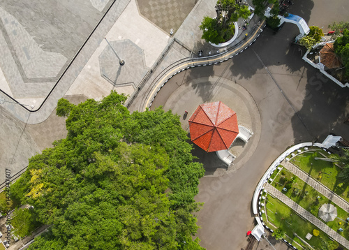 Obraz na płótnie Garut City Square seen from above, a public open space where the people of Garut gather and carry out social activities, nearby is the regent's office and the grand mosque. w salonie