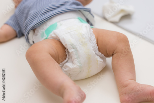 Obraz na płótnie Baby Diaper with Wetness Indicator Line Feature w salonie
