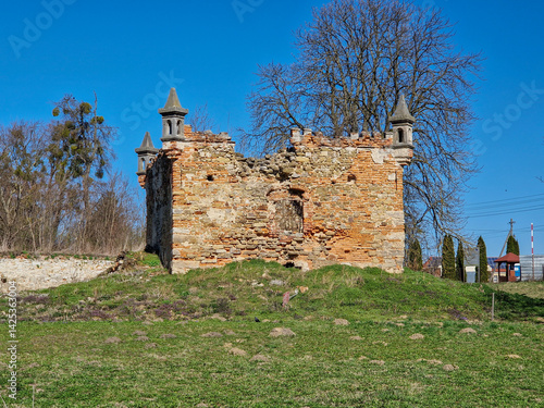 Obraz na płótnie Ruins of the palace in Wlostów, Poland. w salonie