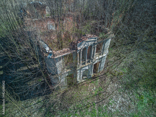 Obraz na płótnie Ruins of the palace in Wlostów, Poland. w salonie