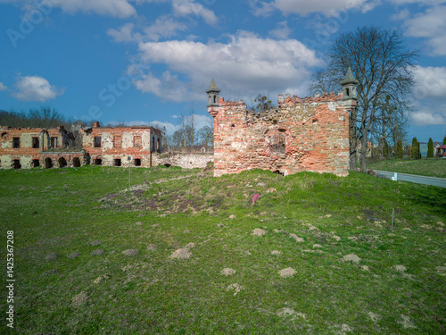 Obraz na płótnie Ruins of the palace in Wlostów, Poland. w salonie